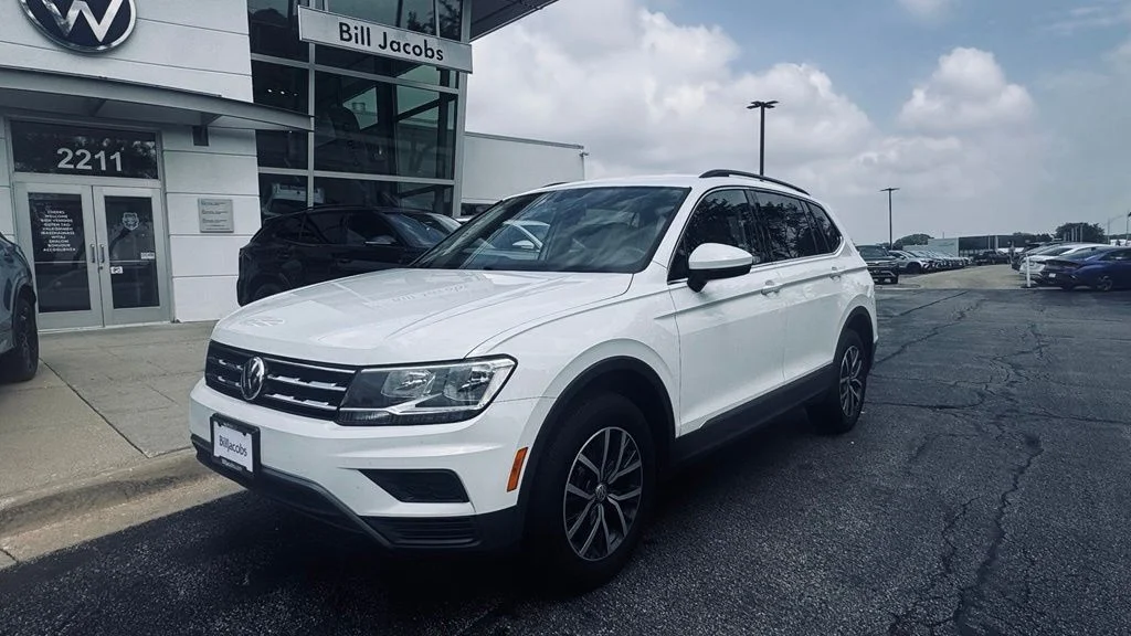Used 2020 Pure White Volkswagen 2.0T SE image 2