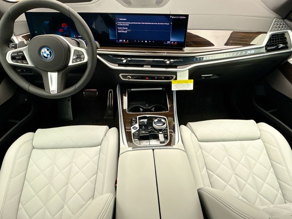 New 2026 Carbon Black Metallic BMW xDrive50e image 13