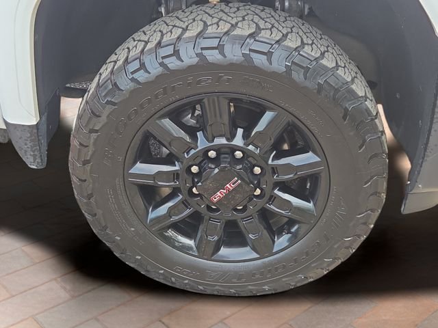 Used 2024 Summit White GMC AT4 image 4