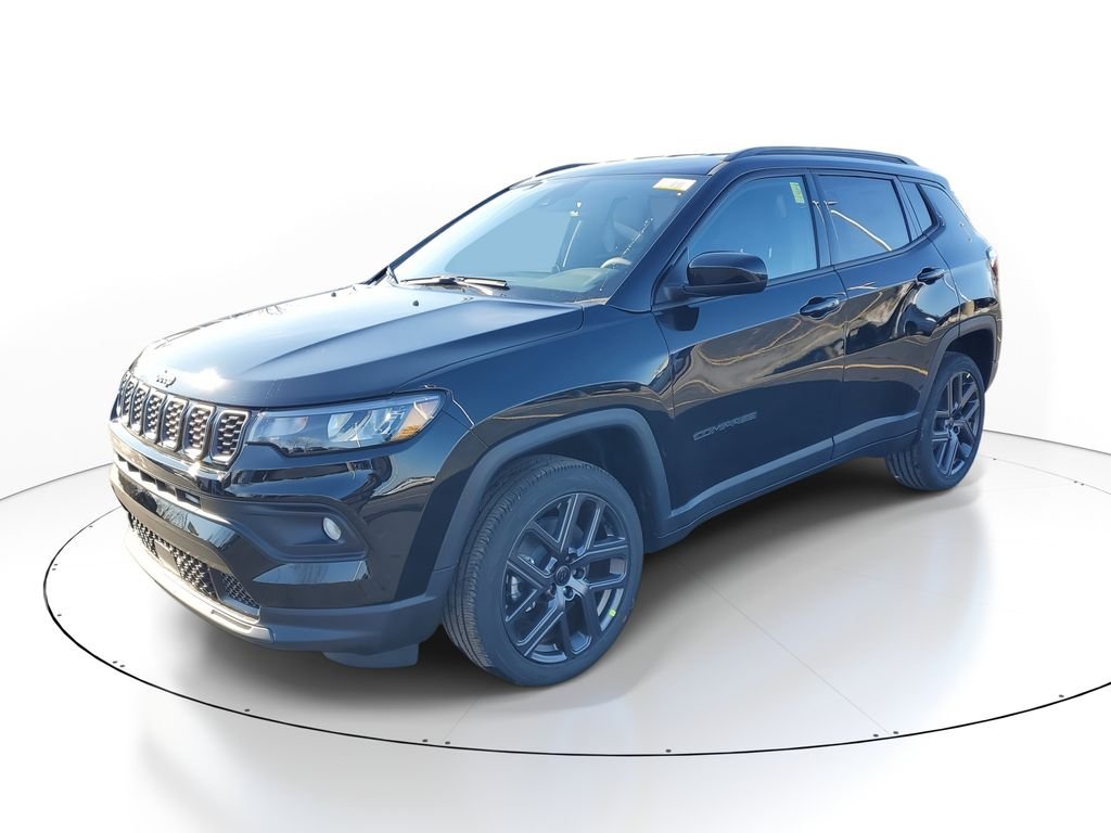 New 2026 Diamond Black Crystal Pearlcoat Jeep Latitude image 2