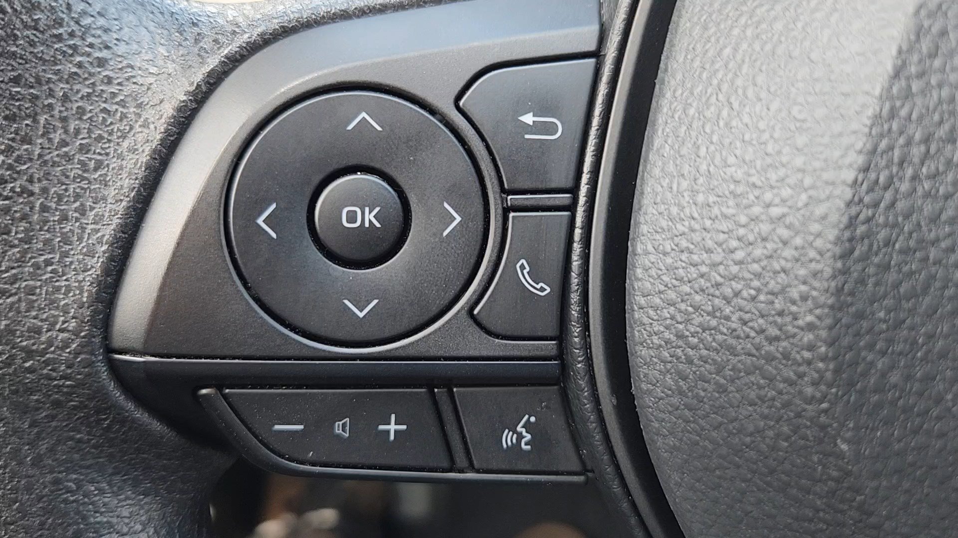 Used 2025 Purple Toyota XLE image 12