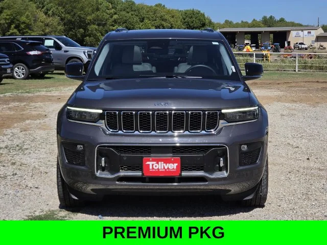 Used 2023 Gray Jeep Overland image 3