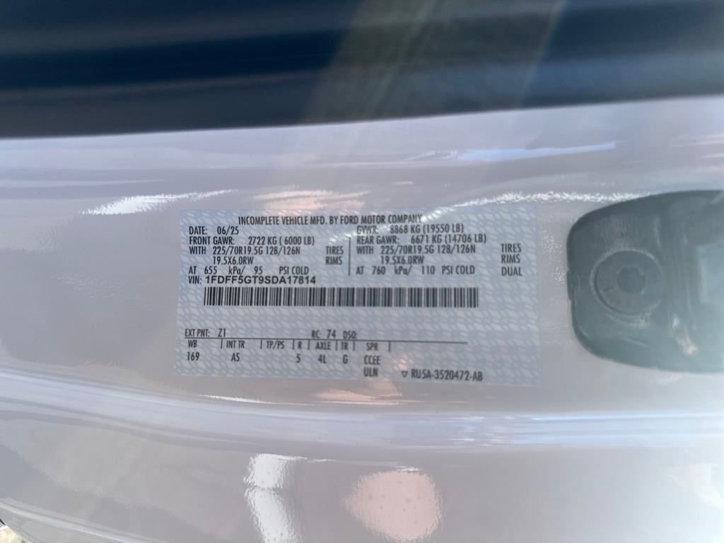 New 2025 Oxford White Ford XL image 20