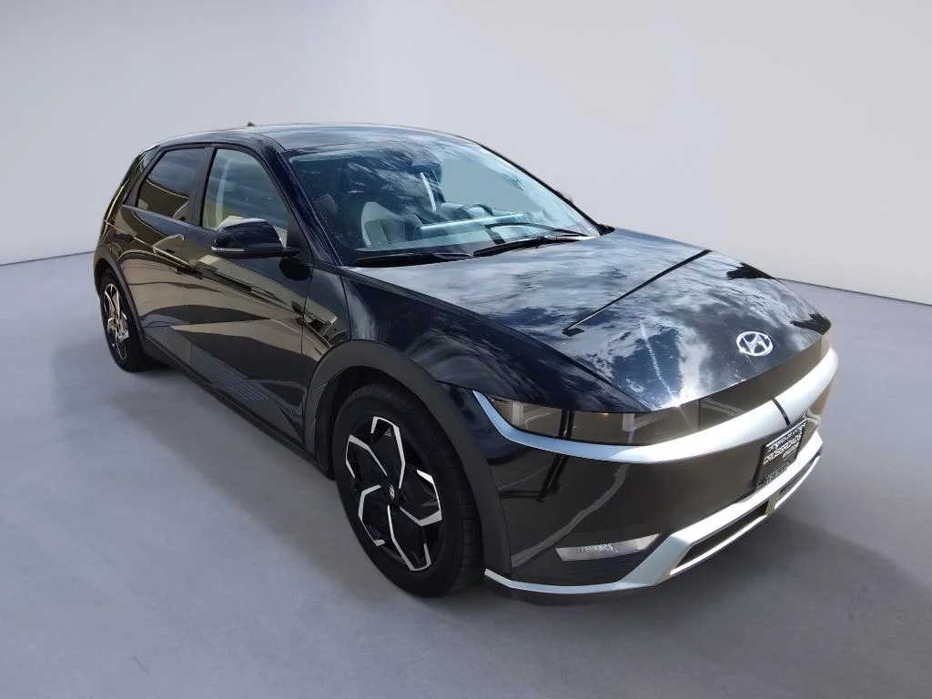 Used 2023 Abyss Black Hyundai SE image 8