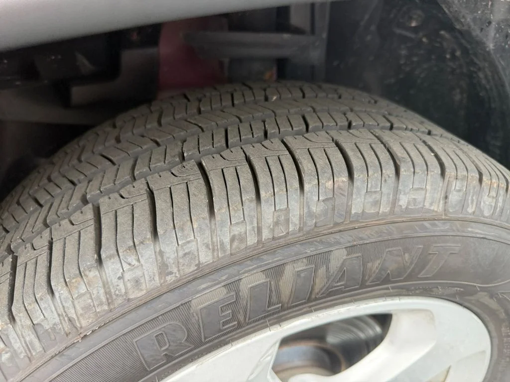 Used 2021 Velvet Red Pearlcoat Jeep Latitude image 25