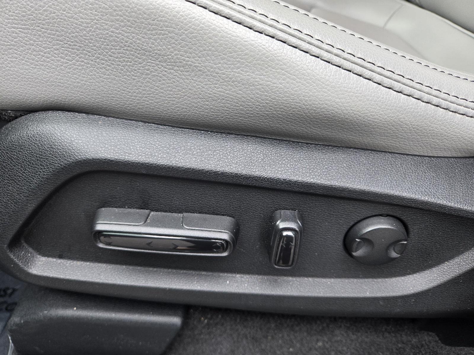 Used 2024 Lunar Silver Metallic Honda Touring image 19