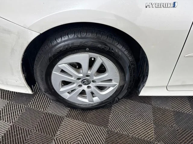 Used 2016  Toyota Two image 31