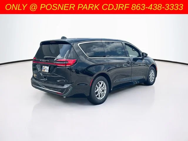 New 2027 Diamond Black Crystal Pearl-Coat Exterior Paint Chrysler  image 5