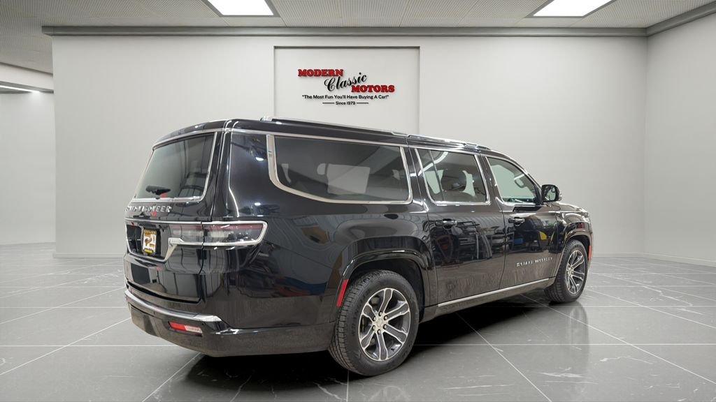 Used 2024 Black Jeep L image 7