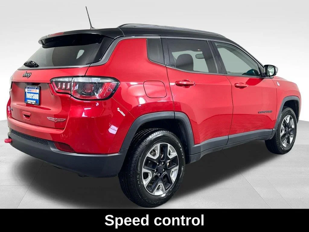 Used 2018 Redline Pearlcoat Jeep Trailhawk image 12