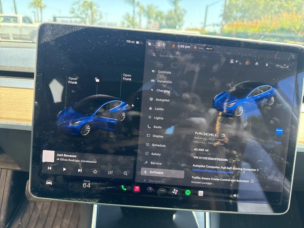 Used 2018  Tesla Long Range image 17