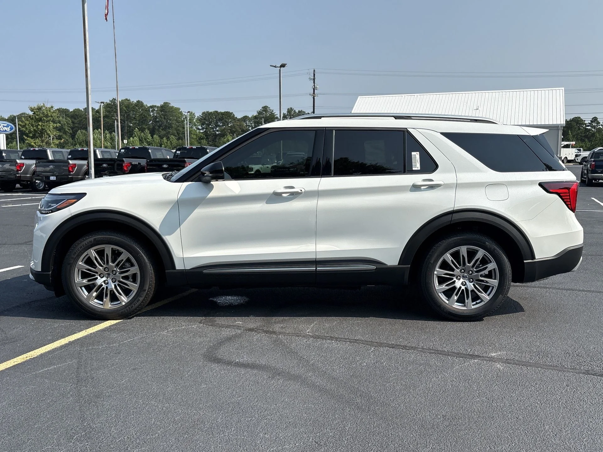New 2026 Star White Metallic Tri-Coat Ford Platinum™ image 21