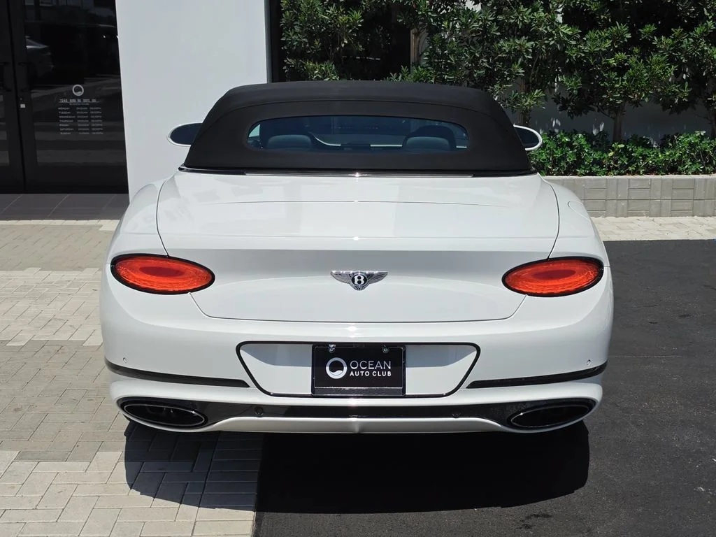 Used 2022 Glacier White Bentley Speed image 5