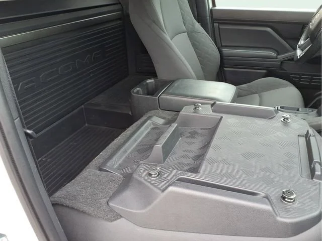 Used 2025  Toyota SR image 22