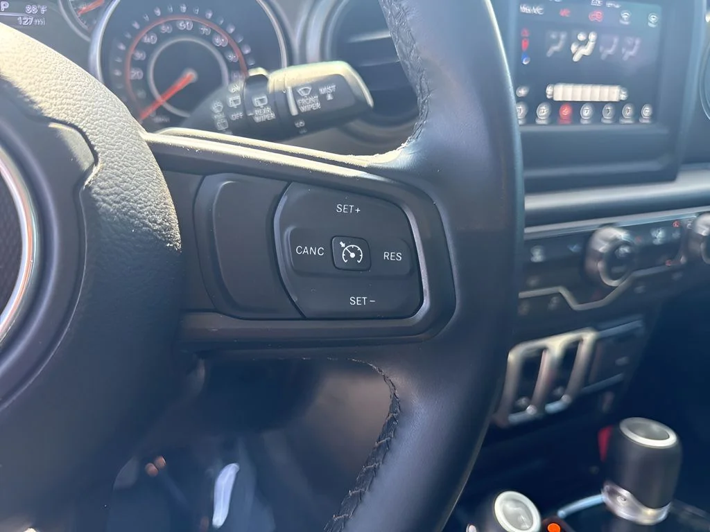 Used 2022 Silver Jeep Sport S image 14