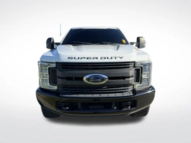 Used 2018 White Ford XL image 2