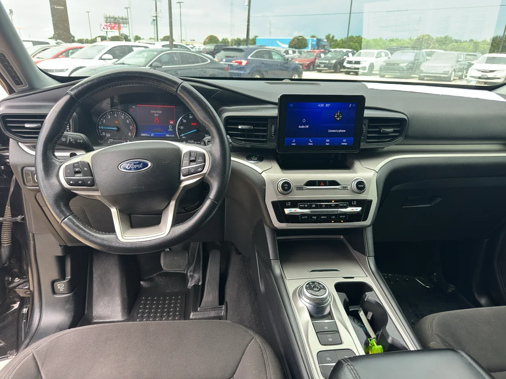 Used 2020 Agate Black Metallic Ford XLT image 25