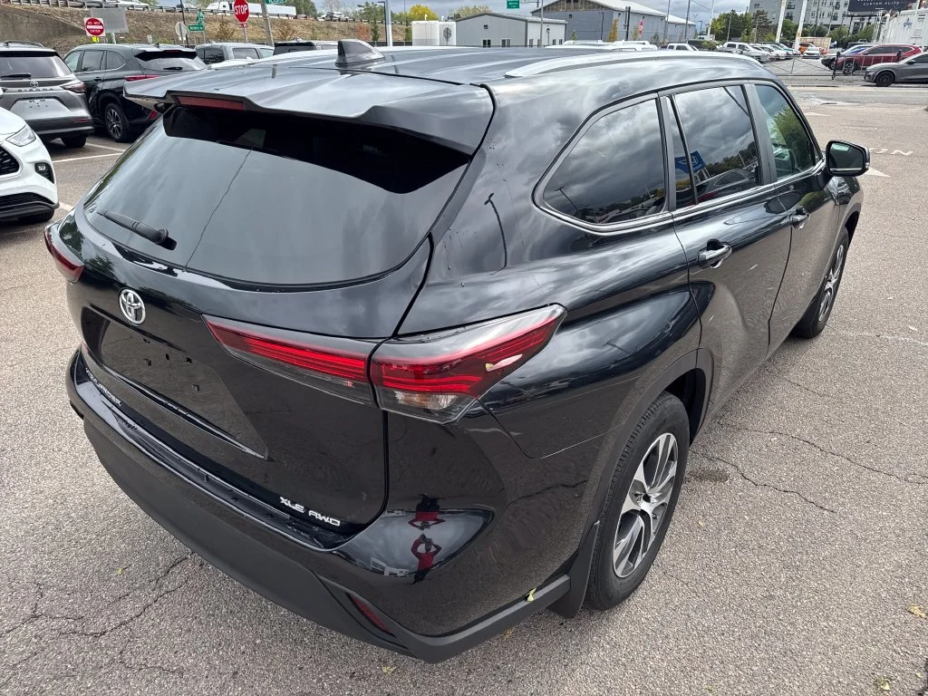 Used 2024 Black Toyota XLE image 9