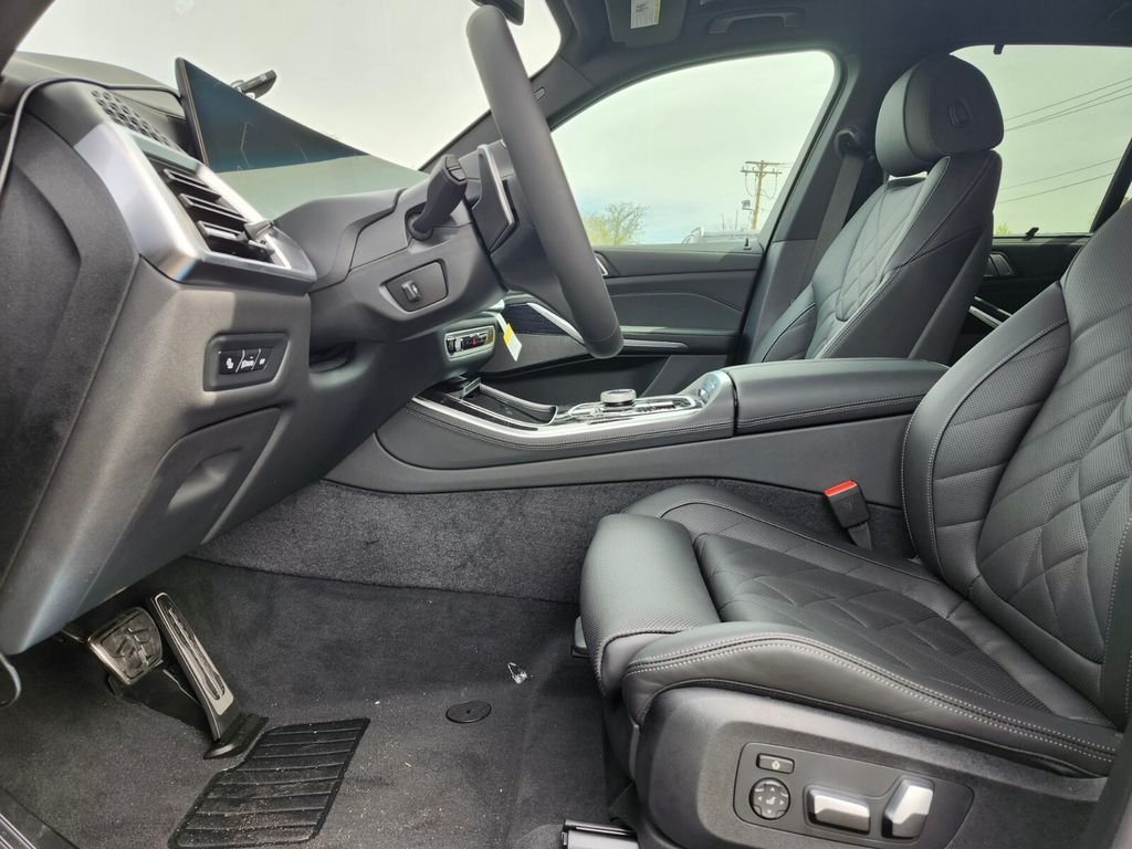 New 2026 Black BMW xDrive40i image 18