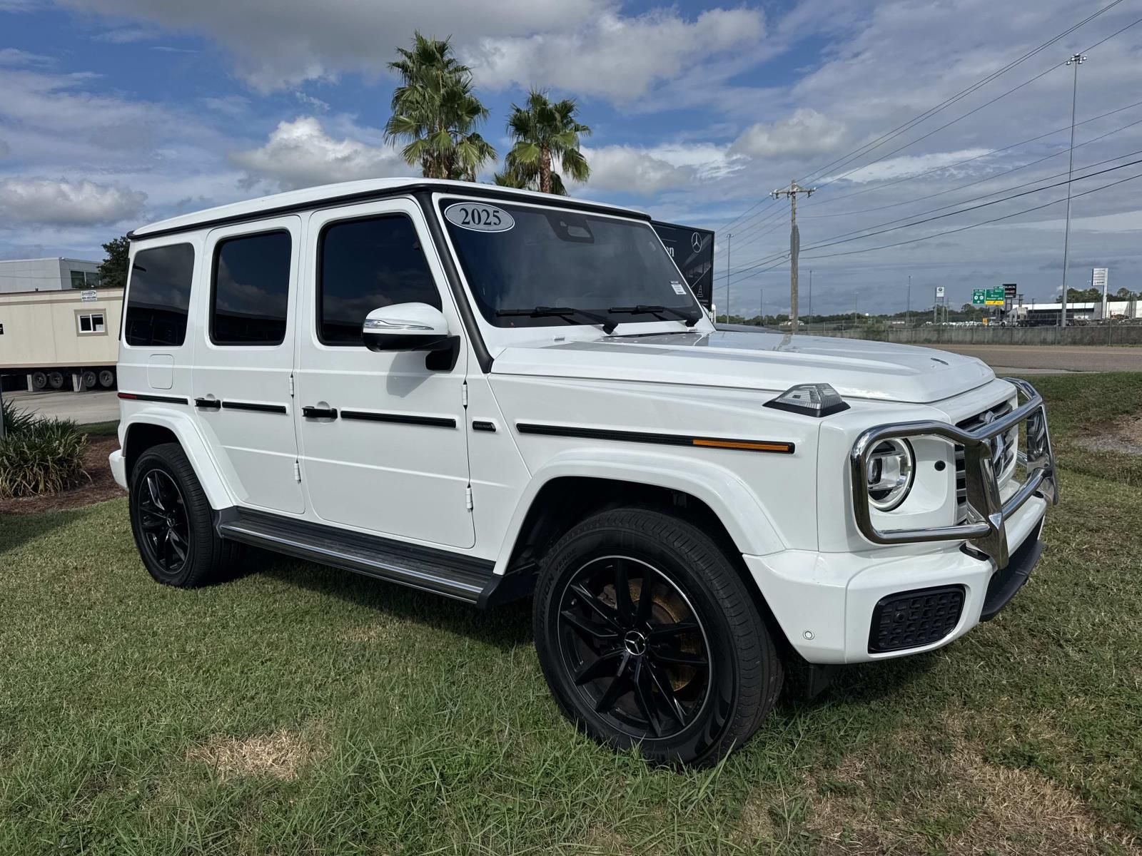 Certified Used 2025  Mercedes-Benz G 550 image 3