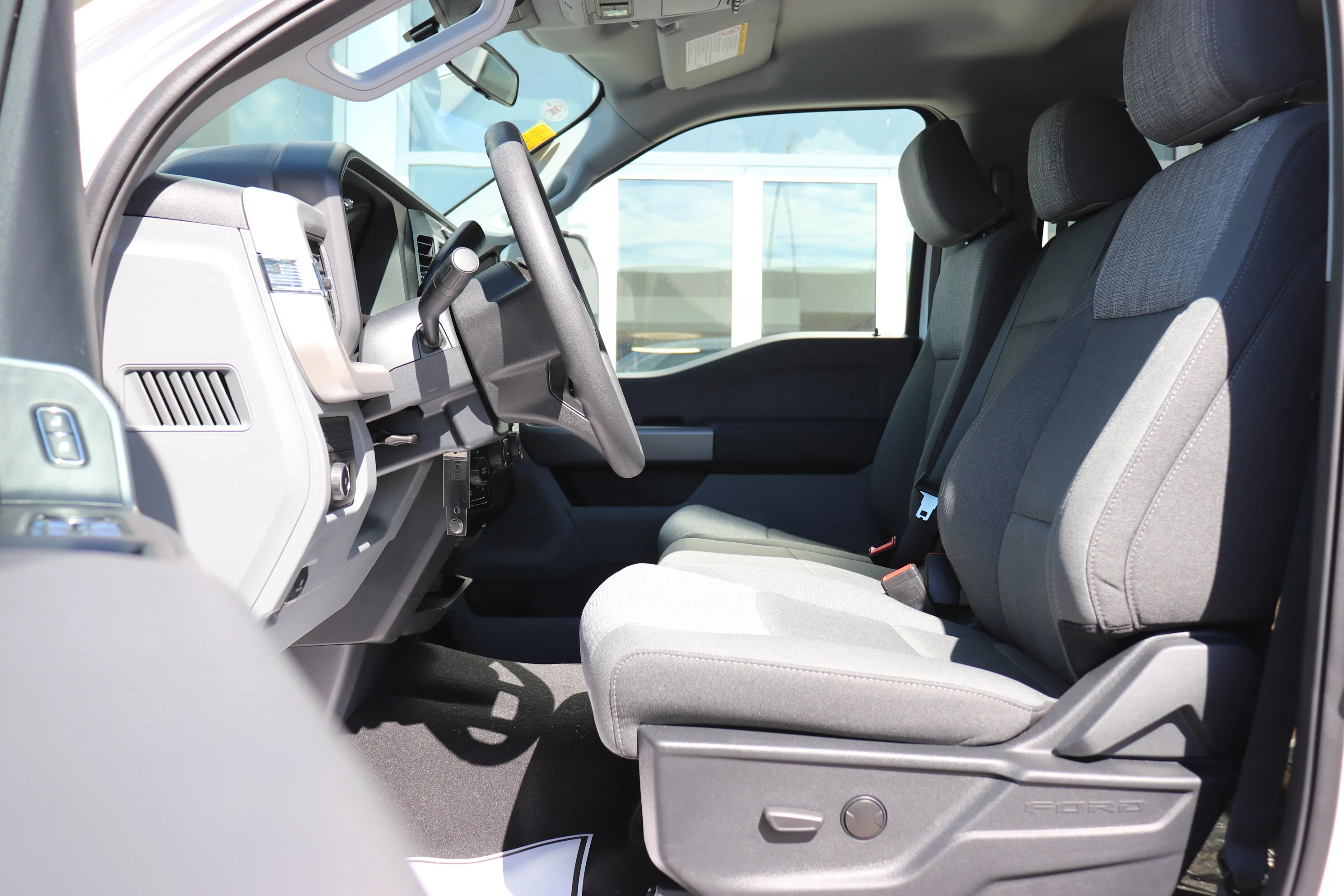 New 2026 OXFORD WHITE Ford XLT image 8
