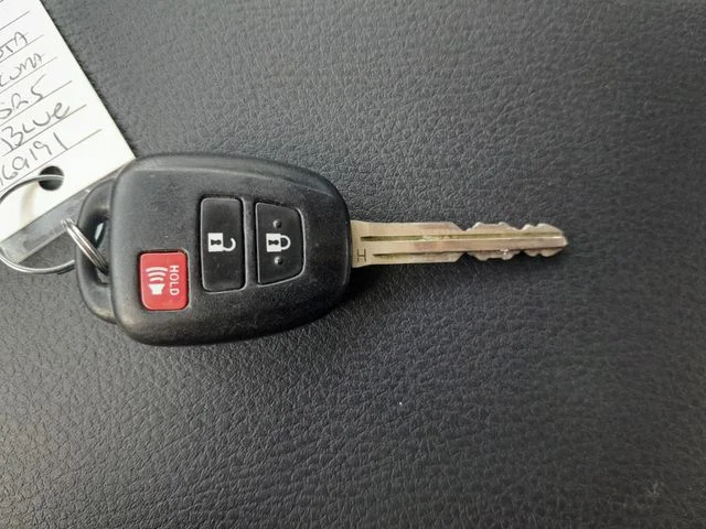 Used 2019 Gray Toyota SR5 image 10