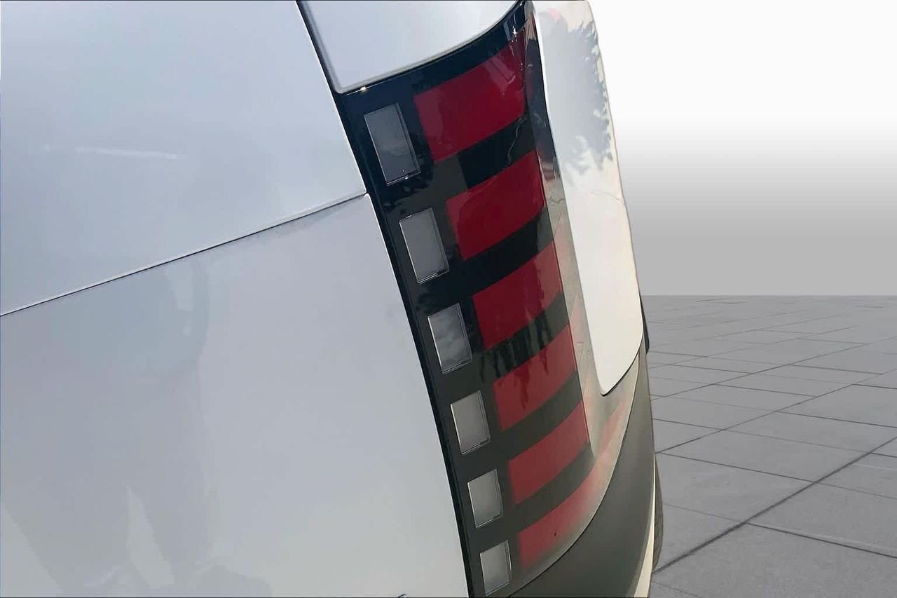 New 2026 Creamy White Pearl Hyundai SEL 8P image 14