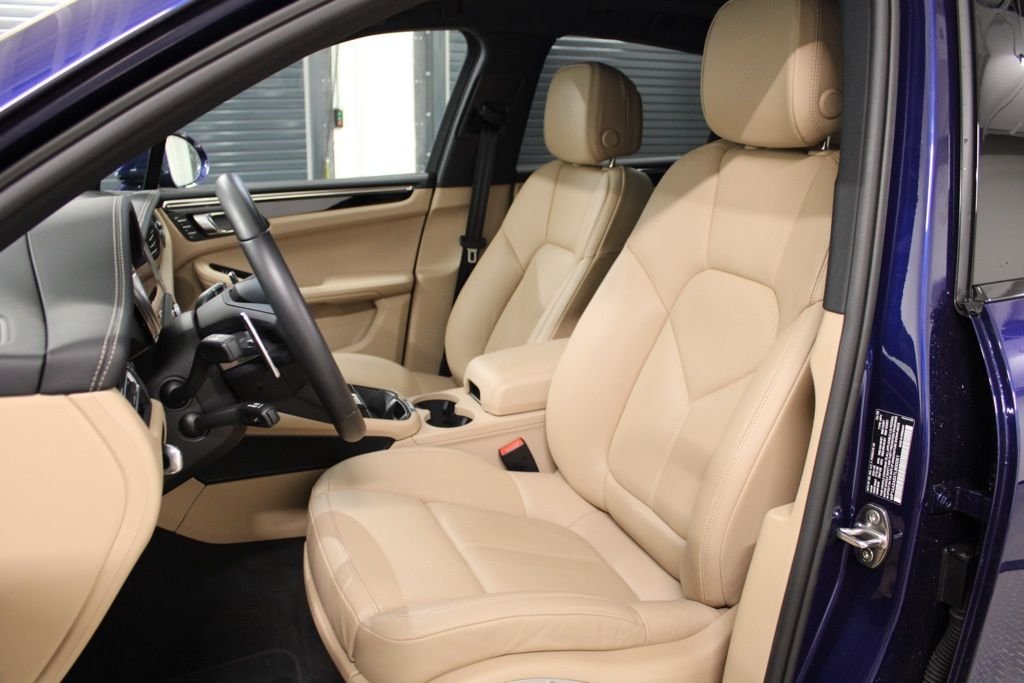 Used 2026 Gentian Blue Metallic Porsche  image 5