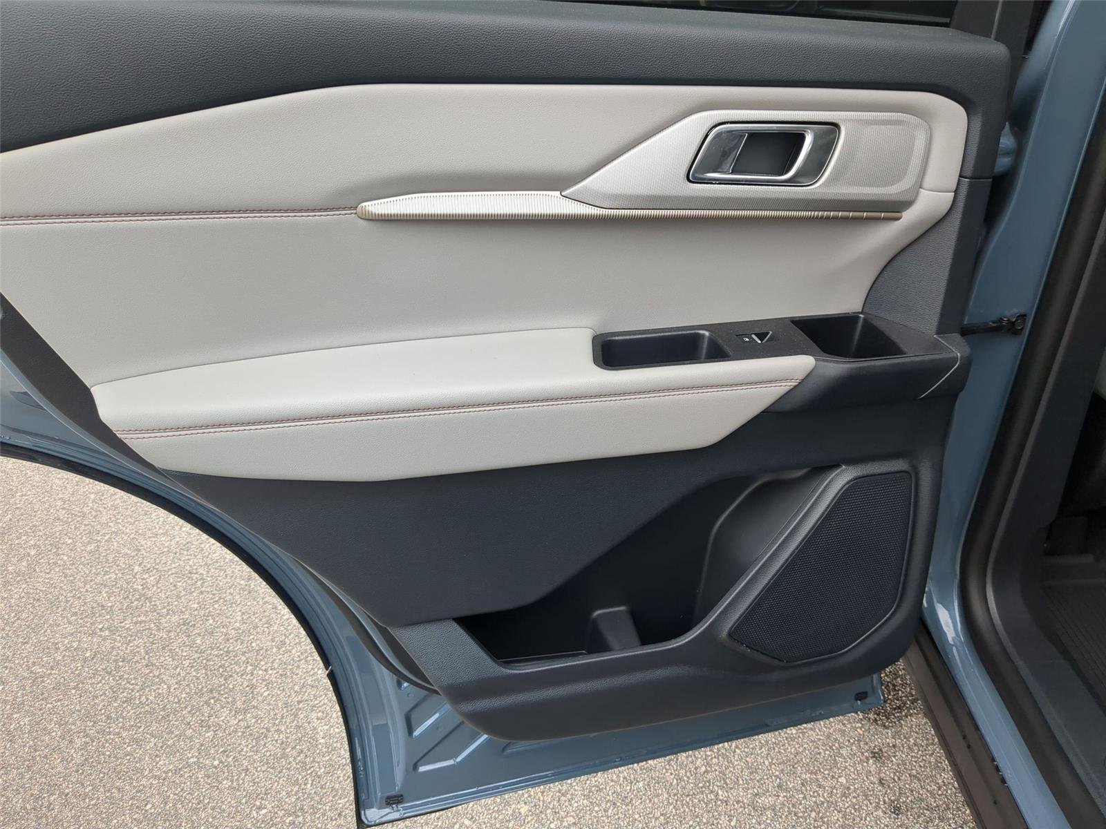 New 2026 Vapor Blue Metallic FORD Active image 29
