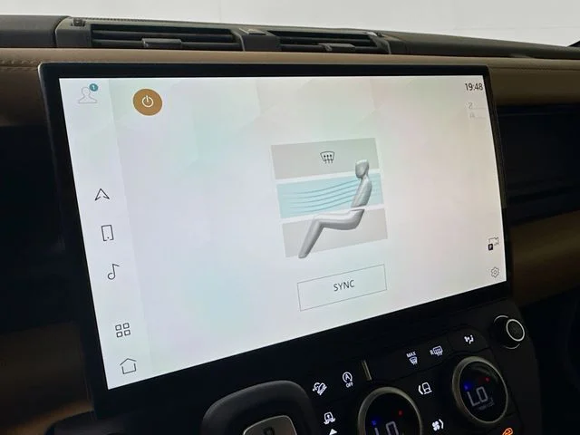 New 2026 Fuji White Land Rover X-Dynamic SE image 18