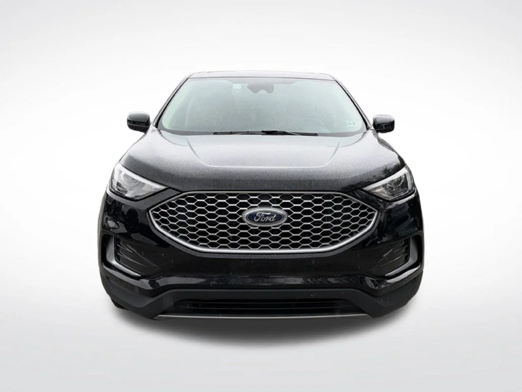 Used 2024 Black Ford SEL image 3