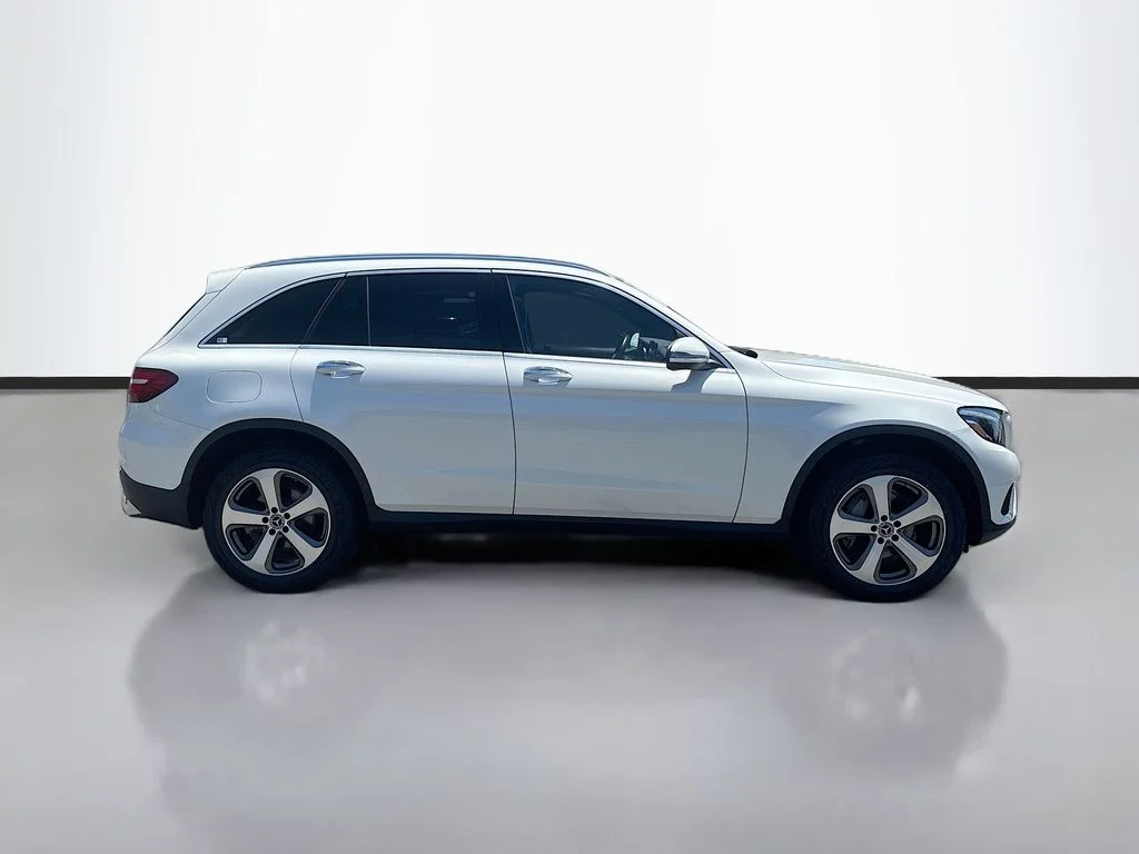 Used 2018 White Mercedes-Benz GLC 300 image 2