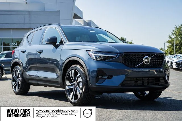 2026 Volvo XC40 B5 Ultra Dark AWD's photo