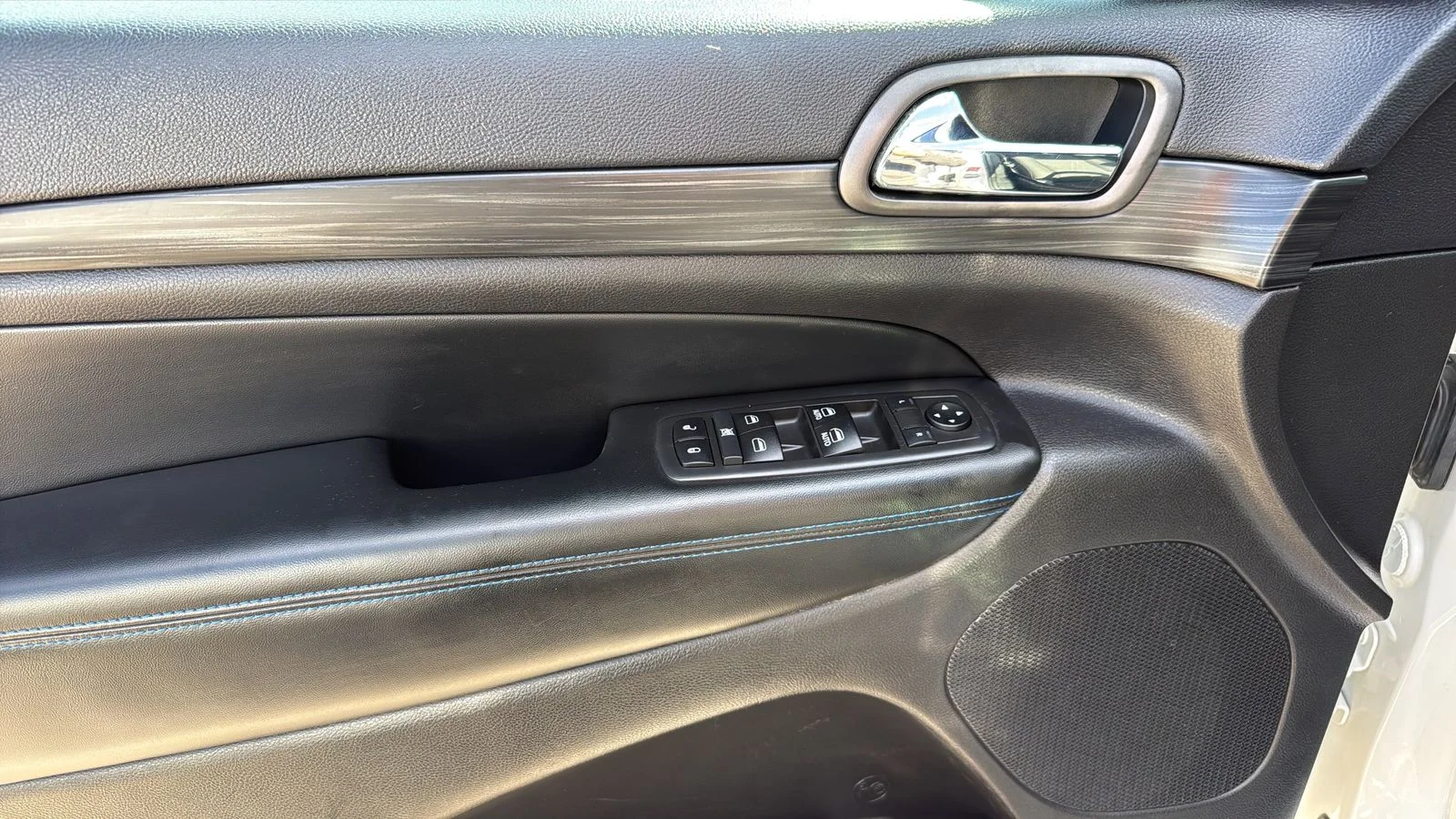 Used 2019 White Jeep Upland Edition image 11