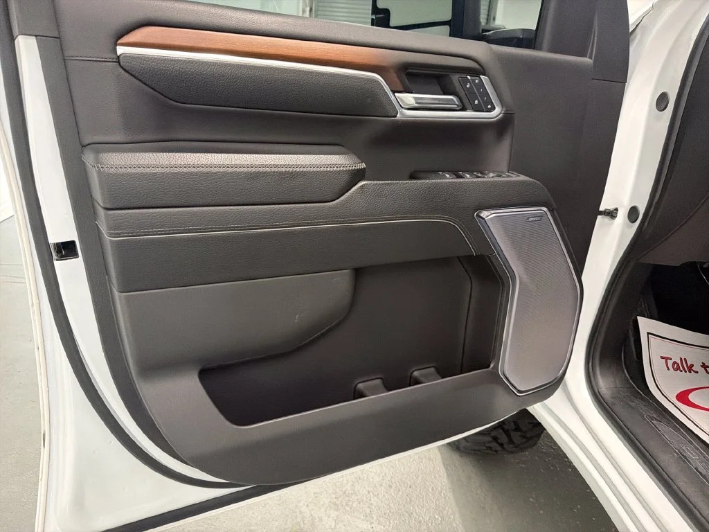 Used 2024 White GMC Denali image 11