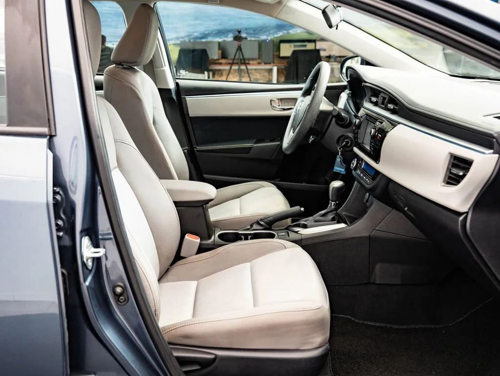 Used 2015 Slate Metallic Toyota LE image 22