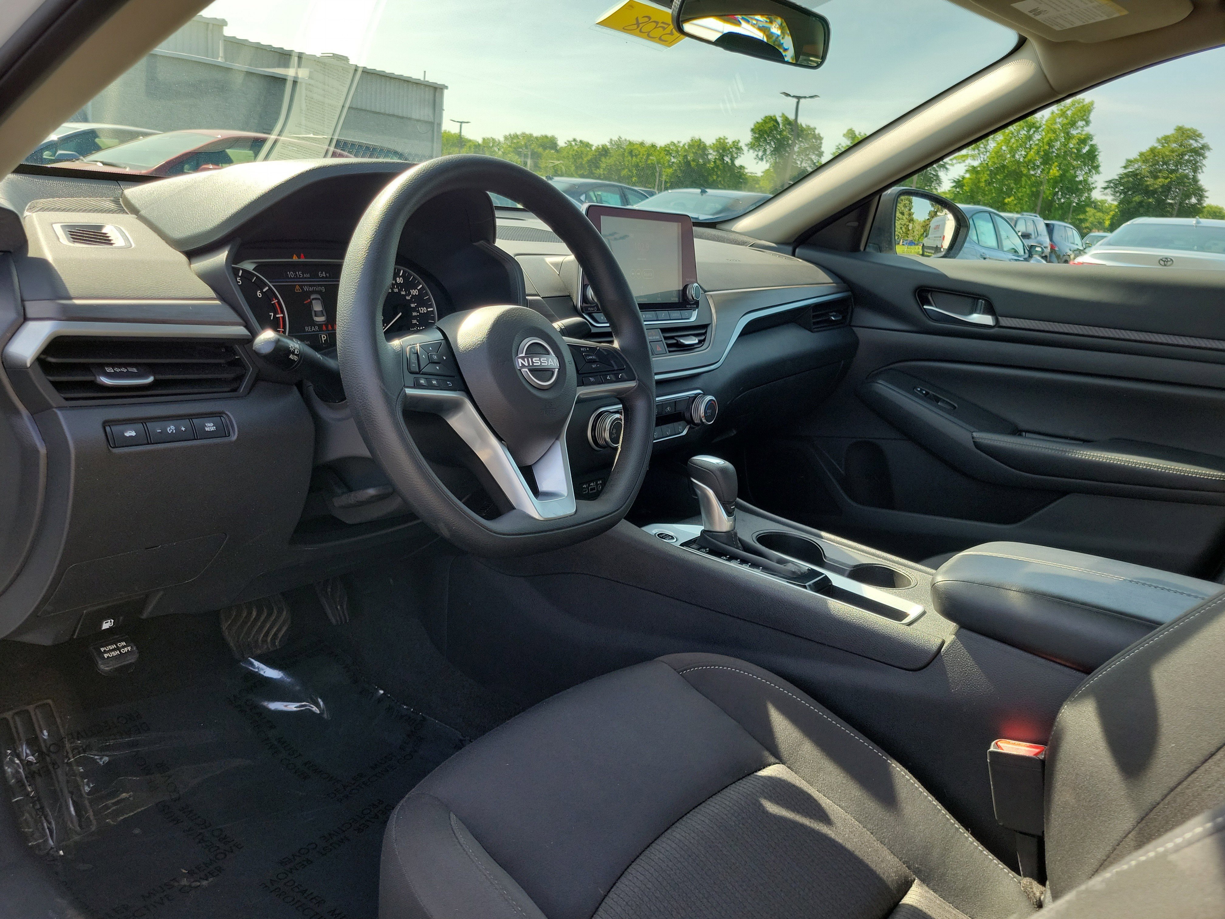 2025 Nissan Altima SV - Photo 19