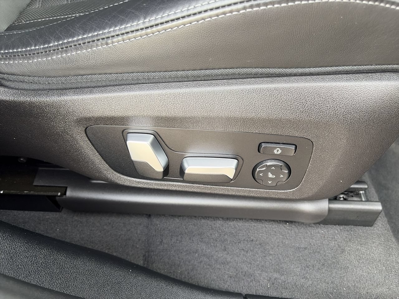 Used 2023 Dark Graphite Metallic BMW  image 38