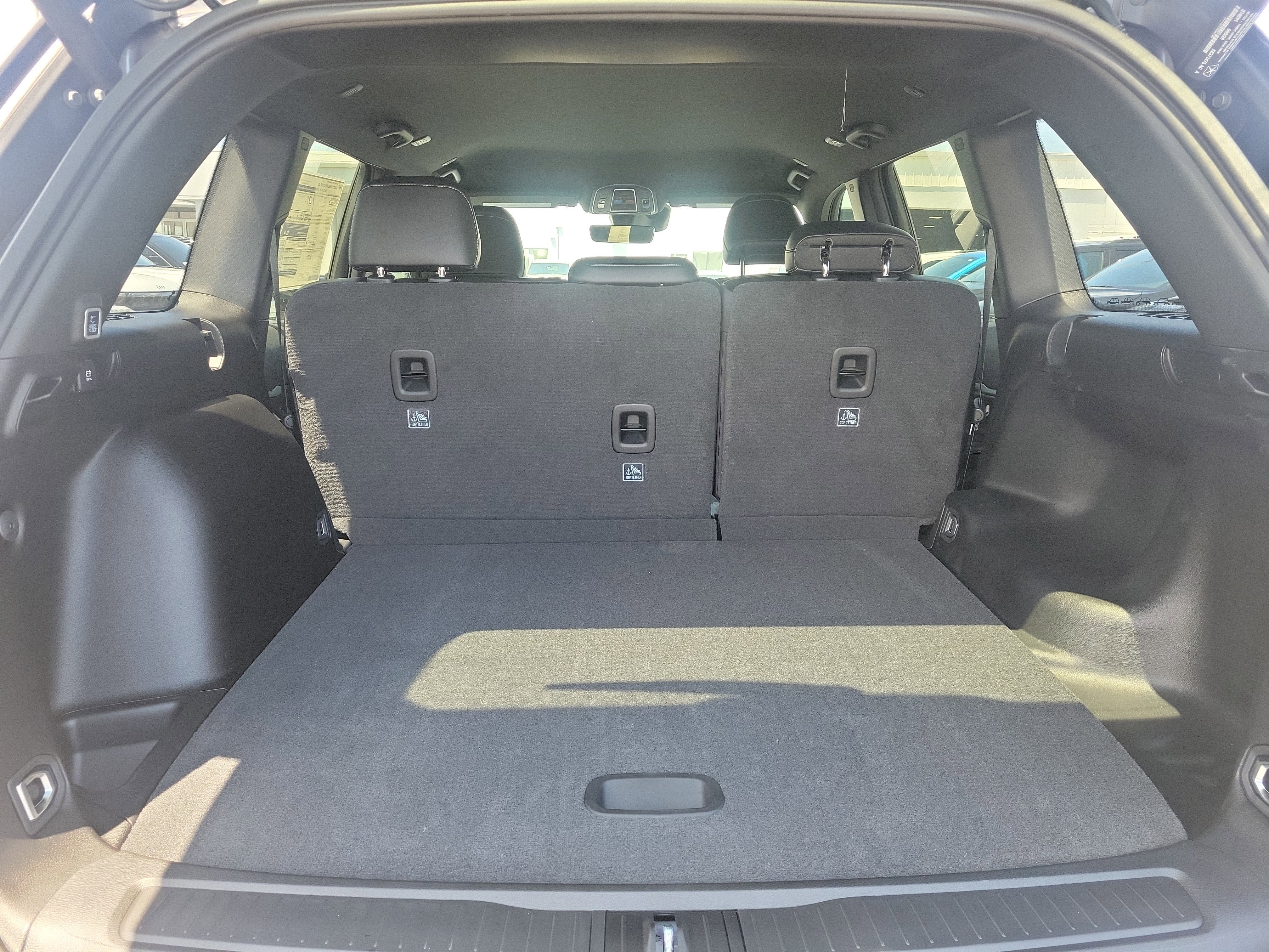 New 2026 Baltic Gray Metallic Clear-Coat Exterior Paint Jeep Altitude image 7