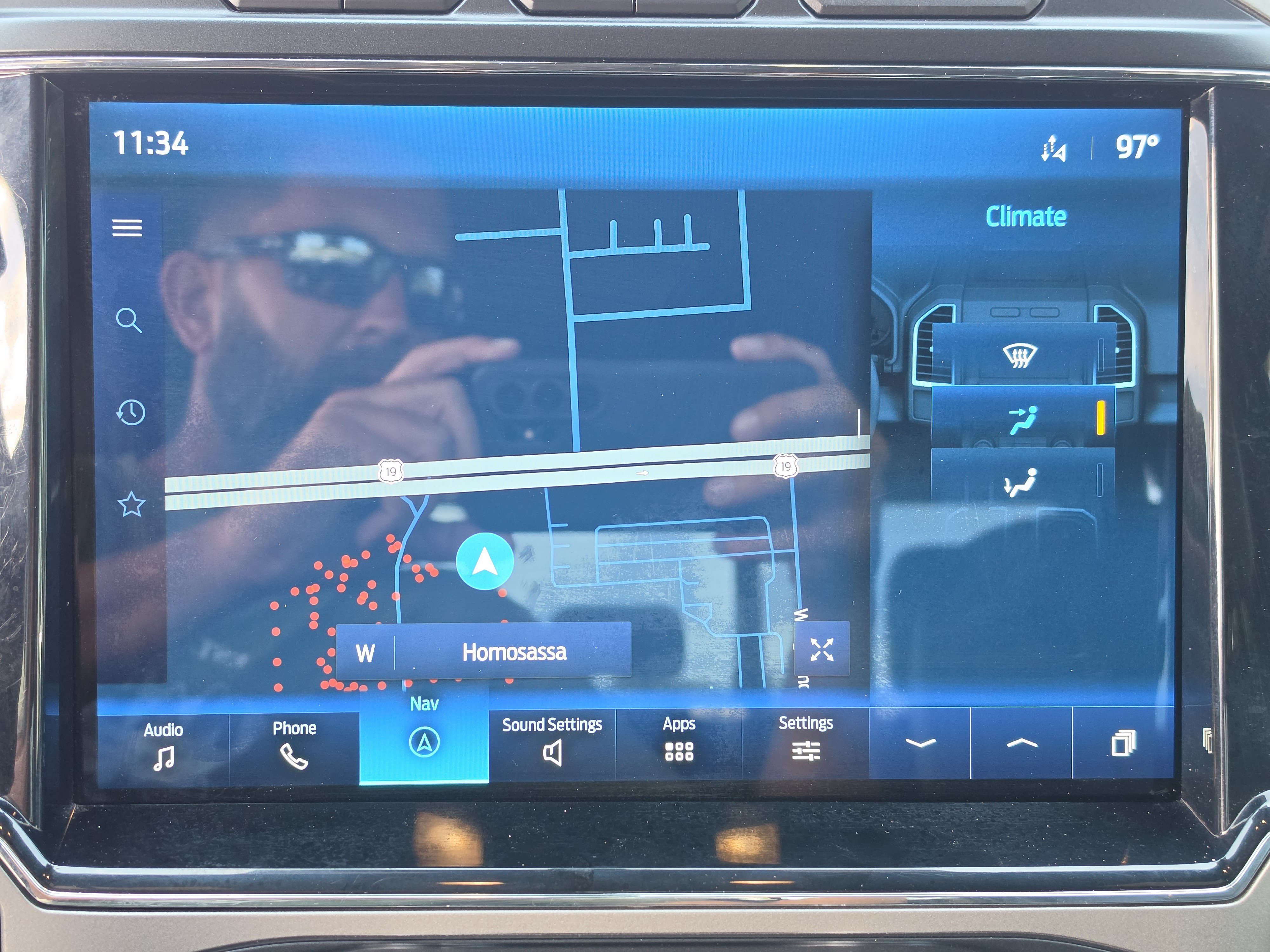 Used 2022 Black Metallic Ford LARIAT image 29