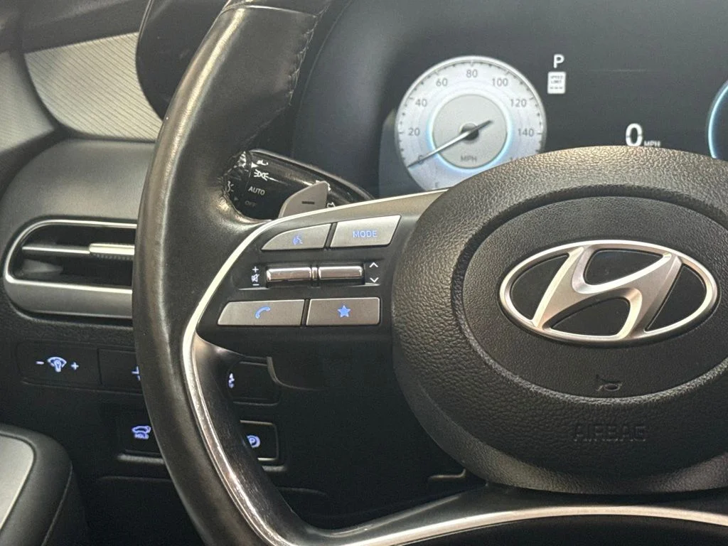 Used 2023 White Hyundai SEL image 17