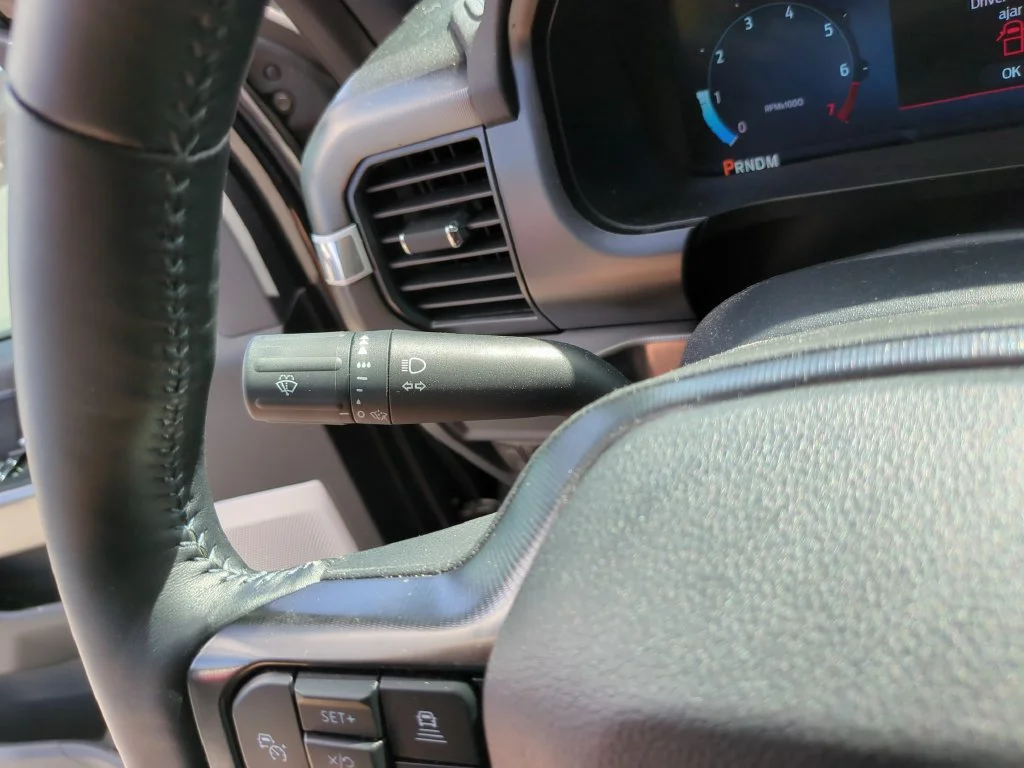 Used 2025 Agate Black Metallic Ford Platinum image 41