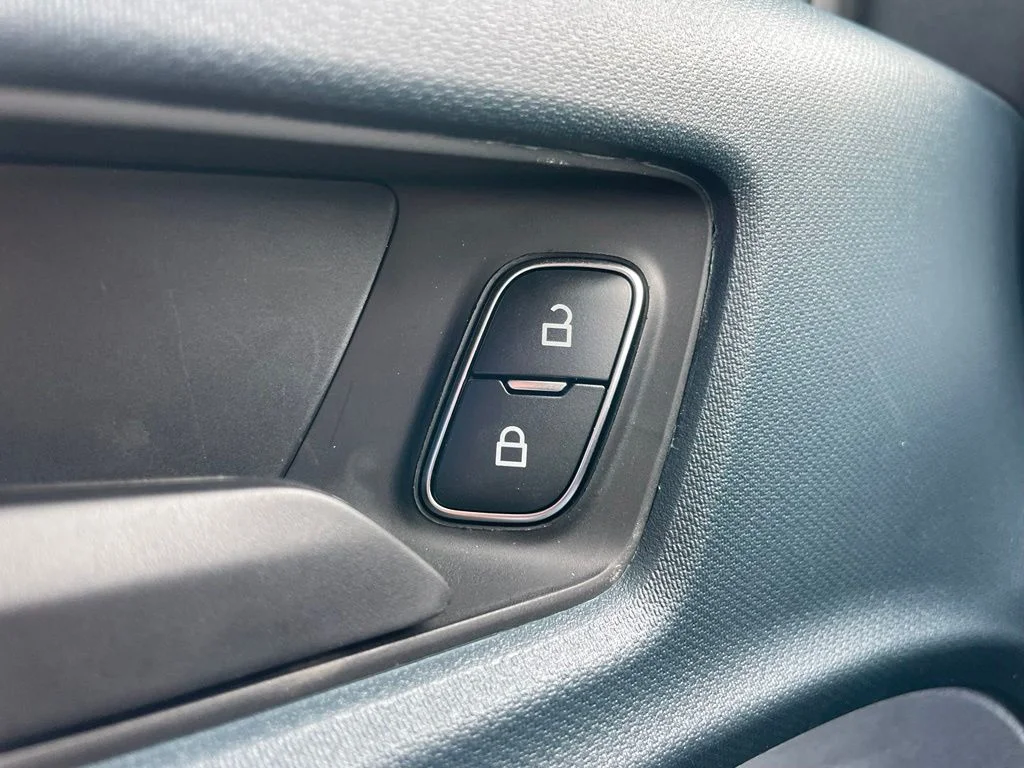 New 2026 Azure Gray Metallic Tri-Coat Ford XLT image 26