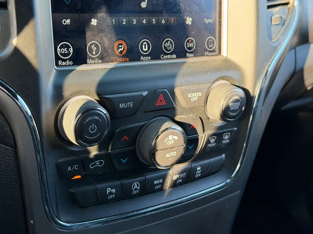 Used 2018 Gray Jeep Laredo E image 20