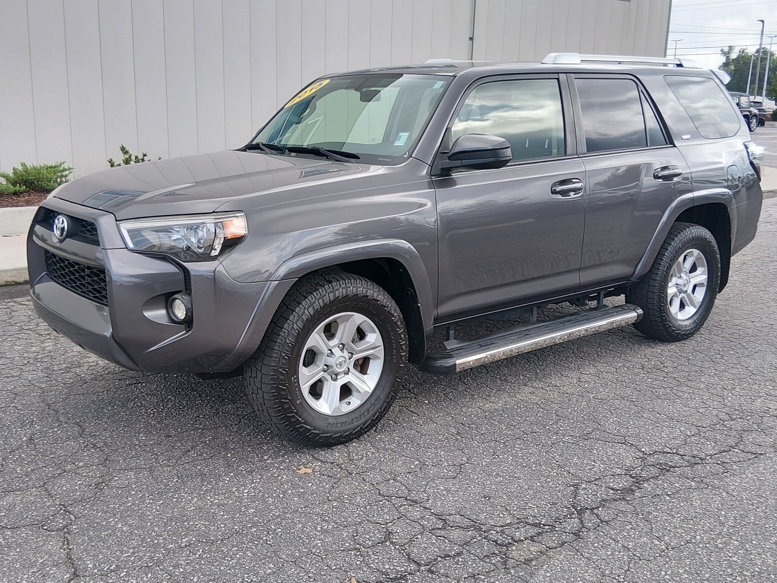 Used 2015 Magnetic Gray Metallic Toyota SR5 image 7