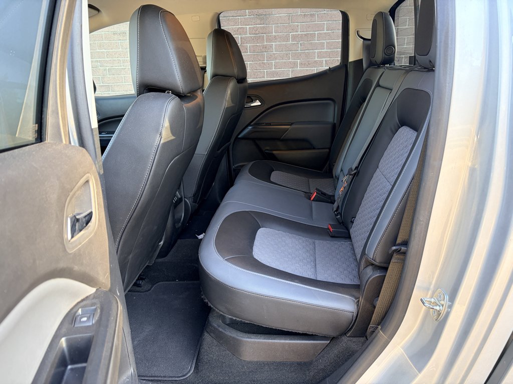 Used 2018 SILVER Chevrolet 4WD Z71 image 19