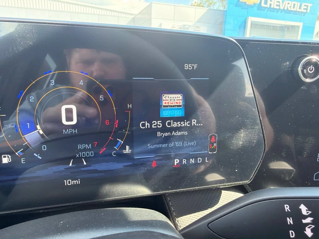 New 2027 Mosaic Black Metallic Chevrolet LT image 19