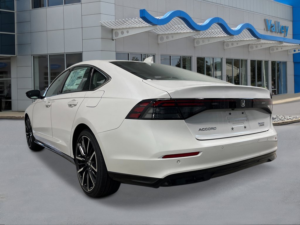 New 2026 Platinum White Pearl Honda Touring image 3