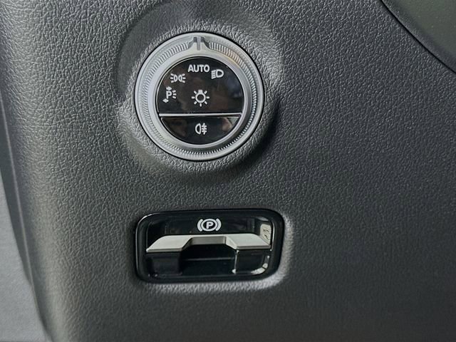 New 2026 Cirrus Silver Metallic Mercedes-Benz C 300 image 41