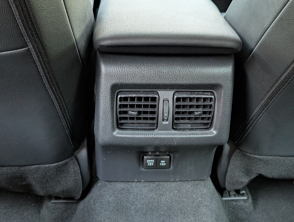 Used 2025  Toyota LE image 18